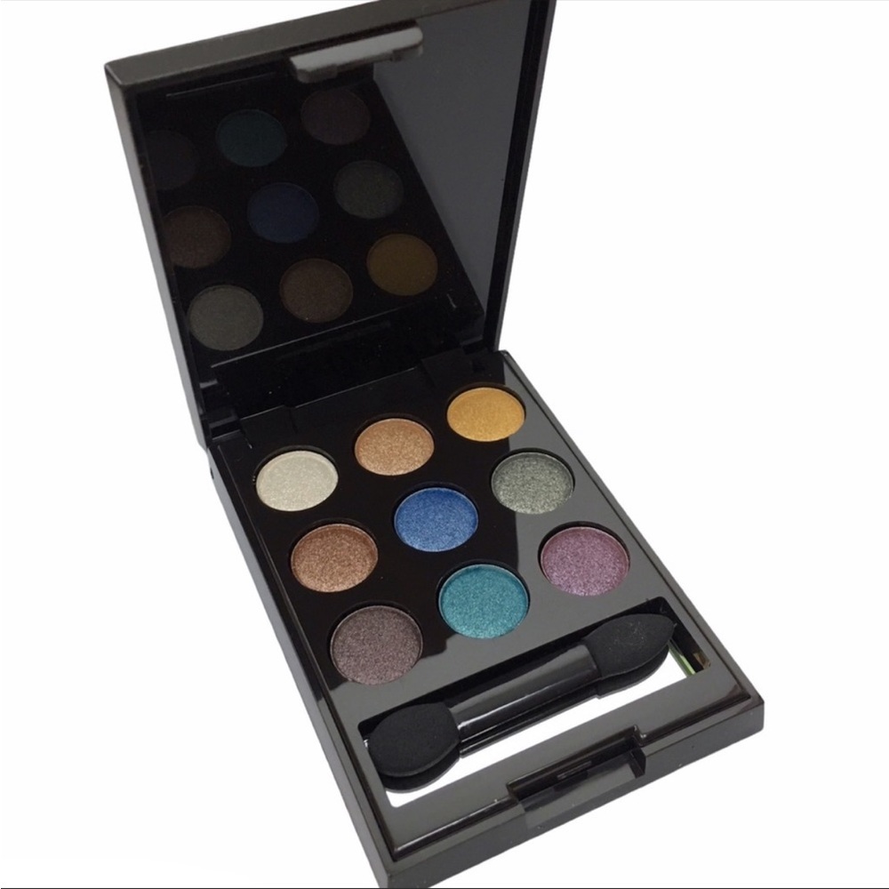 🆕 mark. On the Dot Eye Color Compact Eyeshadow Palette Multicolor